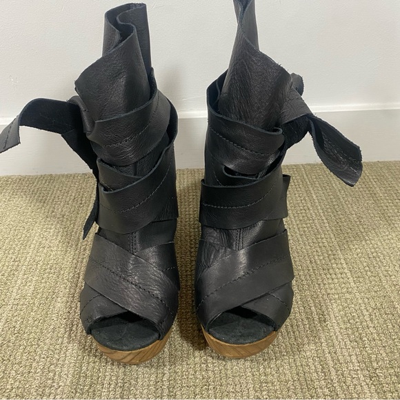 Free People Black Leather Clog Boot Size 36 (US 6) - Picture 2 of 9